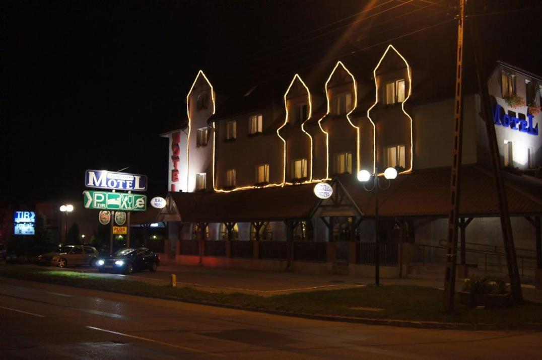 Motel Zacisze Łomża Buitenkant foto