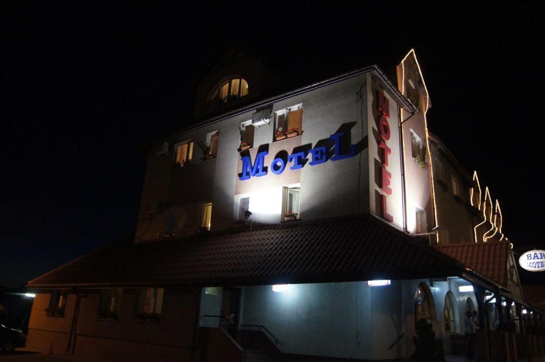 Motel Zacisze Łomża Buitenkant foto